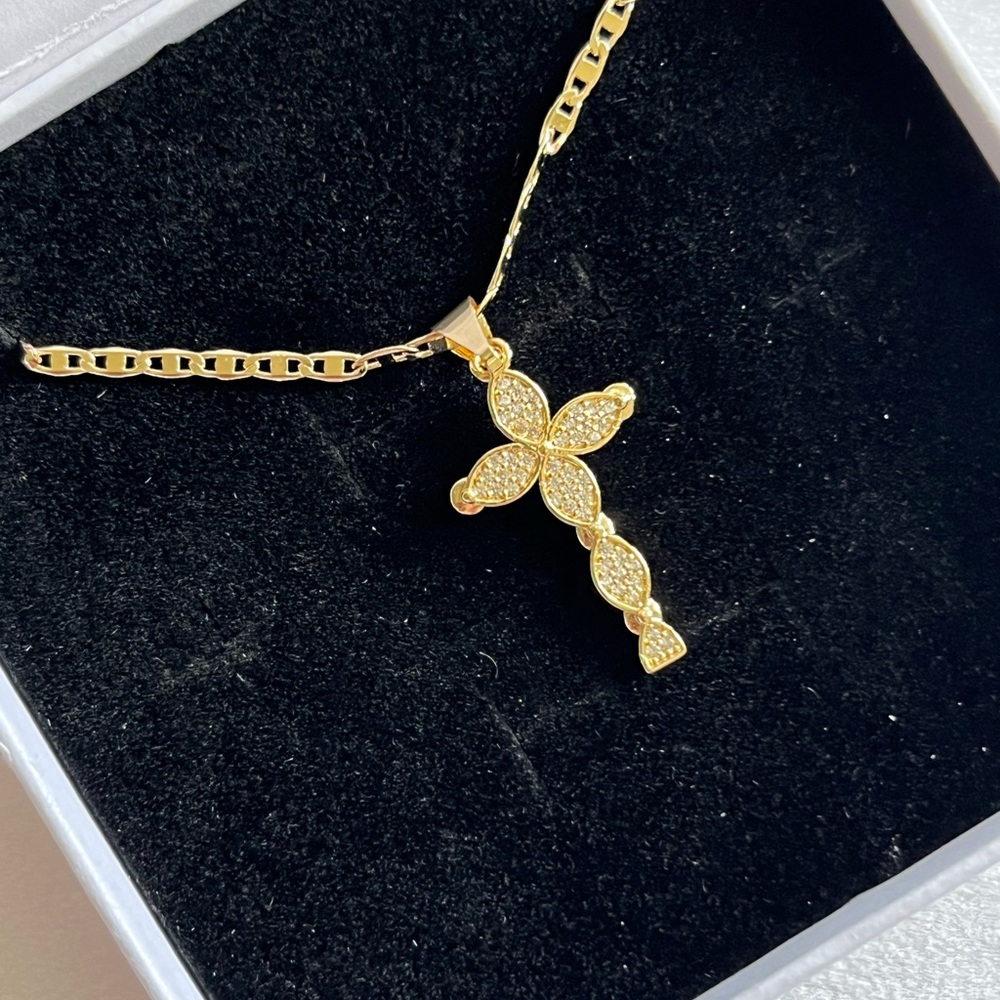 Elegant Gold Filled Cross Pendant Necklace